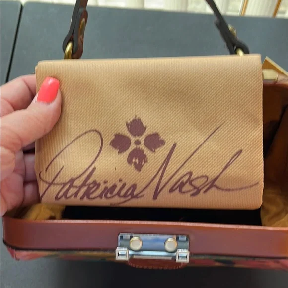 NWT Patricia Nash Gracchi Frame Watercolor Butterfly Leather Satchel - Picture 9 of 11